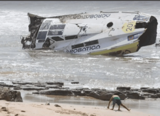 APARECE EN LA COSTA MARROQUÍ UN VELERO DE COMPETICIÓN ONCE MESES DESPUÉS DE SU HUNDIMIENTO