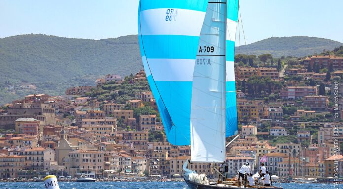 SEMANA DE VELA ARGENTARIO 2025 – EL VELERO “MATRERO” GANA LA CATEGORÍA CLÁSICO IOR