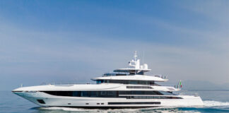 EL QUINTO MANGUSTA OCEANO 50 TOCA EL AGUA