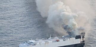 EL PORTAVEHÍCULOS “MORNING MIDAS” SE INCENDIA CON VEHÍCULOS ELÉCTRICOS EN ALASKA