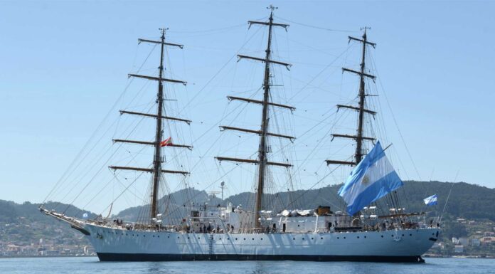 LA FRAGATA ARA “LIBERTAD” ARRIBÓ A LA CIUDAD ESPAÑOLA DE FERROL