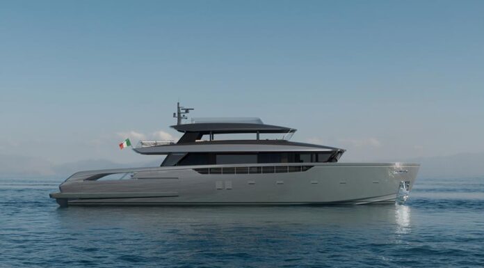SANLORENZO PRESENTA EL NUEVO YATE INSIGNIA DE LA GAMA CROSSOVER: EL MODERNO SX120