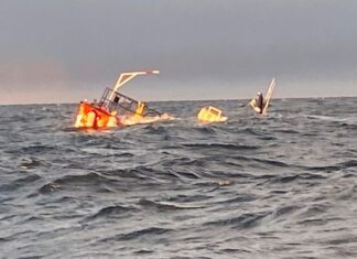 URUGUAY – LANCHA SE HUNDE CERCA DE PUNTA COLORADA Y LOS TRIPULANTES SON RESCATADOS POR PESCADORES