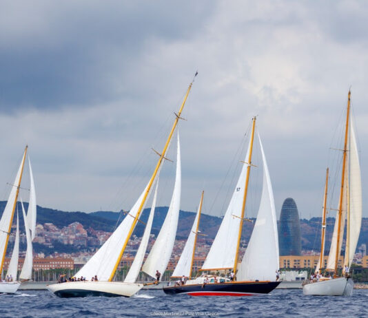 MÁS DE 45 VELEROS CENTENARIOS PROTAGONIZAN LA PUIG VELA CLÁSICA EN BARCELONA