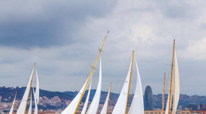 UN VIAJE EN EL TIEMPO SOBRE EL MAR: TRADICIÓN Y ELEGANCIA EN LA PUIG VELA CLÁSICA