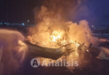 FUEGO EN EL RÍO: VORAZ INCENDIO ARRASA CON TRES BARCOS EN EL NÁUTICO DE PARANÁ