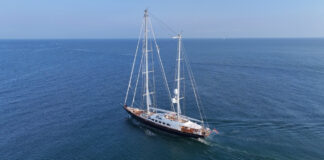 LA DIVISIÓN REFIT DE CANTIERI DI PISA CELEBRA LA ENTREGA DE DOS SUPERYATES DISEÑADOS Y CONSTRUIDOS POR FEADSHIP Y PERINI NAVI