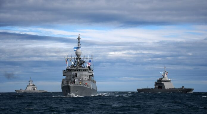 ADIESTRAMIENTO NAVAL INTEGRADO FRENTE A MAR DEL PLATA
