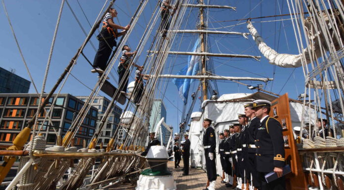 ÁMSTERDAM RECIBIÓ A LA FRAGATA ARA “LIBERTAD”