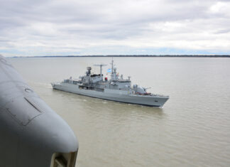 EL DESTRUCTOR ARA LA “ARGENTINA” SE REABASTECIÓ EN NAVEGACIÓN