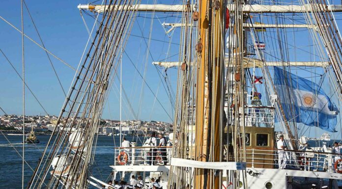 LA FRAGATA ARA “LIBERTAD” ZARPÓ DEL PEURTO DE LISBOA