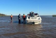 EMBARCACIÓN ARGENTINA QUEDÓ VARADA EN AGUAS URUGUAYAS