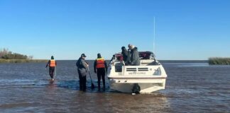 EMBARCACIÓN ARGENTINA QUEDÓ VARADA EN AGUAS URUGUAYAS