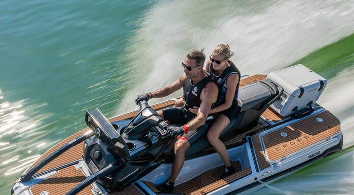 CROSSWAVE: YAMAHA PRESENTA SU MOTO ACUÁTICA MÁS GRANDE, VERSÁTIL Y EQUIPADA