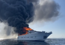 YATE SE INCENDIA Y NAUFRAGA CERCA DE FORMENTERA: SIETE PERSONAS RESCATADAS