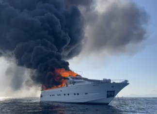 YATE SE INCENDIA Y NAUFRAGA CERCA DE FORMENTERA: SIETE PERSONAS RESCATADAS