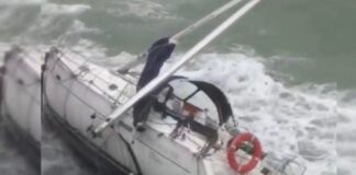 VELERO ENCALLA FRENTE A LA COSTA DE TENERIFE POR DESCONOCIMIENTO DE LA ZONA