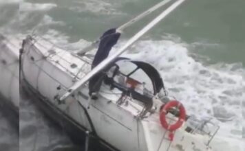 VELERO ENCALLA FRENTE A LA COSTA DE TENERIFE POR DESCONOCIMIENTO DE LA ZONA
