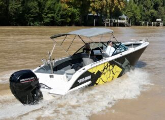 HOY EN ESLORAS – LA PRINZ 700 OPEN CON MOTOR DE 150 HP MOSTRÓ TODO SU CARÁCTER EN EL AGUA