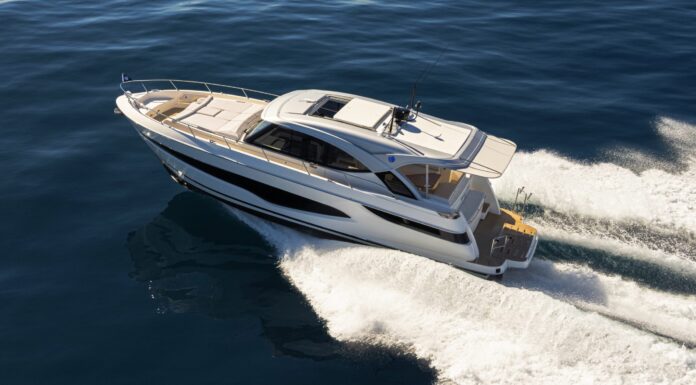 NUEVO RIVIERA 4300 SPORTS EXPRESS SE PRESENTARÁ EN CANNES