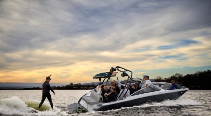 CLASSER 246: LA NUEVA LANCHA DE FUENTES SE PRESENTARÁ EN EL SALÓN NÁUTICO ARGENTINO DE NOVIEMBRE