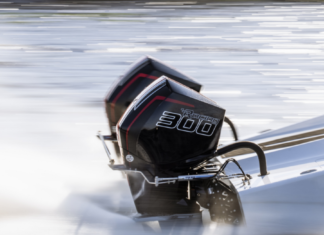 MERCURY RACING LANZA MEJORAS PARA LOS MOTORES 200R Y 300 R DE COMPETICIÓN
