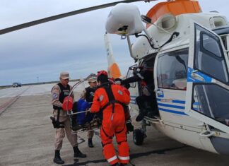 VIDEO – RESCATE EN ALTAMAR: PREFECTURA AEROEVACUÓ A UN JOVEN TRIPULANTE DE UN BUQUE