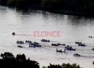 EMOTIVA PROCESIÓN NÁUTICA CONVOCÓ A CIENTOS DE FIELES EN BAJADA GRANDE