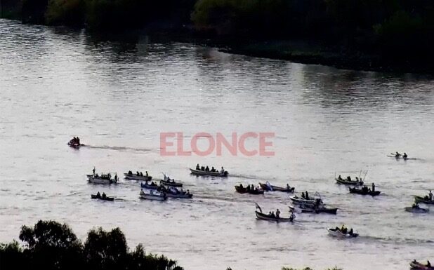 EMOTIVA PROCESIÓN NÁUTICA CONVOCÓ A CIENTOS DE FIELES EN BAJADA GRANDE