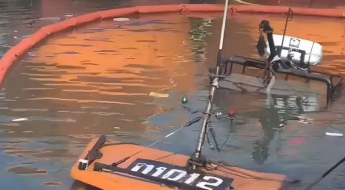 SE HUNDIÓ UNA LANCHA EN EL PUERTO DE MAR DEL PLATA