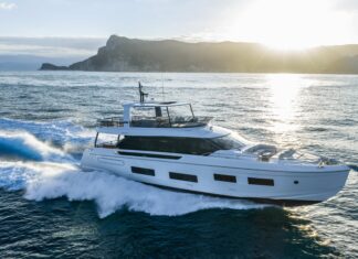 AZIMUT 82 FLY Y SU PRESENTACIÓN EN EL SALÓN DE GÉNOVA