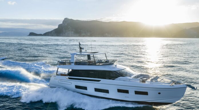 AZIMUT 82 FLY Y SU PRESENTACIÓN EN EL SALÓN DE GÉNOVA