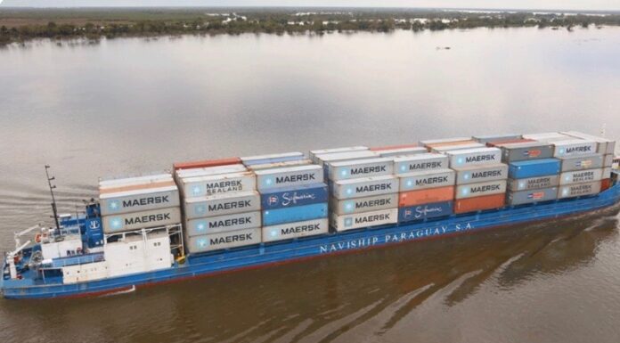 ROBAN A BORDO DEL BUQUE “ROSA” MIENTRAS NAVEGABA POR EL RÍO PARANÁ