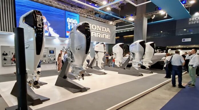 MOTORES FUERA DE BORDA EN EL SALÓN DE GÉNOVA