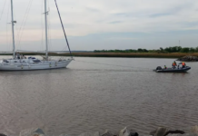 RESCATAN A VELERO ARGENTINO EN EL PUERTO DE CARMELO