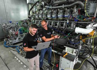 ROLLS-ROYCE PRESENTA EL PRIMER MOTOR MARINO DE ALTA VELOCIDAD IMPULSADO EXCLUSIVAMENTE POR METANOL