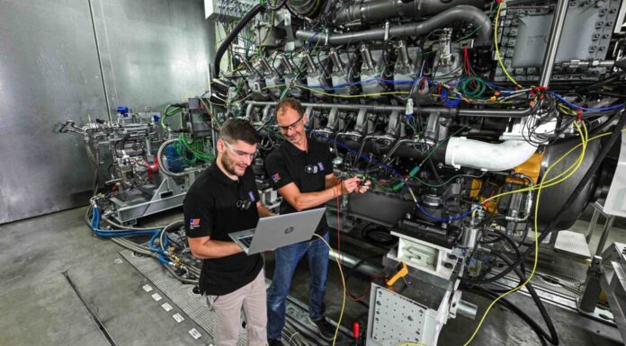 ROLLS-ROYCE PRESENTA EL PRIMER MOTOR MARINO DE ALTA VELOCIDAD IMPULSADO EXCLUSIVAMENTE POR METANOL