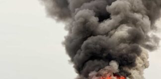 INCENDIO DESTRUYE EL YATE “TANGO” EN EL RÍO PARANÁ CERCA DE VILLA URQUIZA