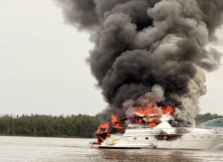 INCENDIO DESTRUYE EL YATE “TANGO” EN EL RÍO PARANÁ CERCA DE VILLA URQUIZA