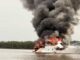 INCENDIO DESTRUYE EL YATE “TANGO” EN EL RÍO PARANÁ CERCA DE VILLA URQUIZA