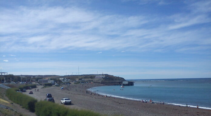 RESCATAN A UN HOMBRE ARRÁSTRADO MAR ADENTRO MIENTRAS PRACTICABA SUP