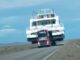 UN CATAMARÁN EN LA RUTA 40: ASOMBRO Y VIRALIZACIÓN EN LA PATAGONIA