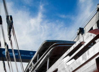 EL PRIMER CASCO BAGLIETTO T54 LLEGA AL ASTILLERO PARA EQUIPAMIENTO