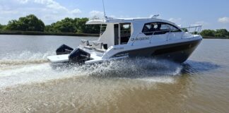 TV – HOY EN ESLORAS EL CATAMARÁN CAT 950 DE NAUTIGLASS