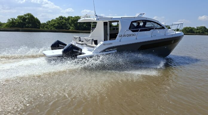 TV – HOY EN ESLORAS EL CATAMARÁN CAT 950 DE NAUTIGLASS