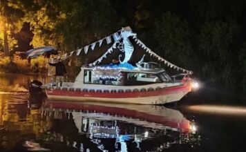 LAS LANCHAS ESCOLARES DIJERON PRESENTE EN LA 41ª FIESTA DE LAS CARROZAS NÁUTICAS