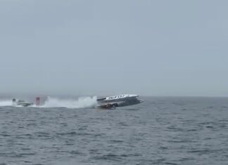 SUSTO EN EL RAID NÁUTICO: VUELCO DEL CATAMARÁN ECLIPSE SIN HERIDOS