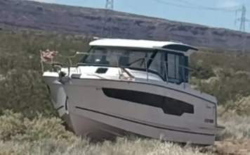 UNA EMBARCACIÓN SE DESPRENDIÓ DE UN CAMIÓN EN LA RUTA 237 Y ESTUVO A PUNTO DE PROVOCAR UNA TRAGEDIA