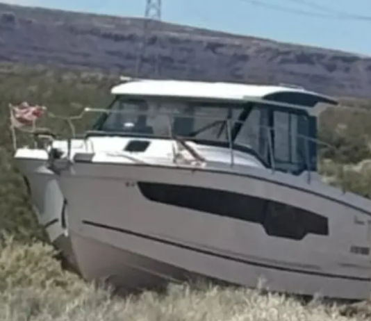 UNA EMBARCACIÓN SE DESPRENDIÓ DE UN CAMIÓN EN LA RUTA 237 Y ESTUVO A PUNTO DE PROVOCAR UNA TRAGEDIA