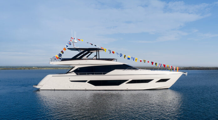 SE A BOTADO EL PRIMER FERRETTI 720 EN RÁVENA, ITALIA